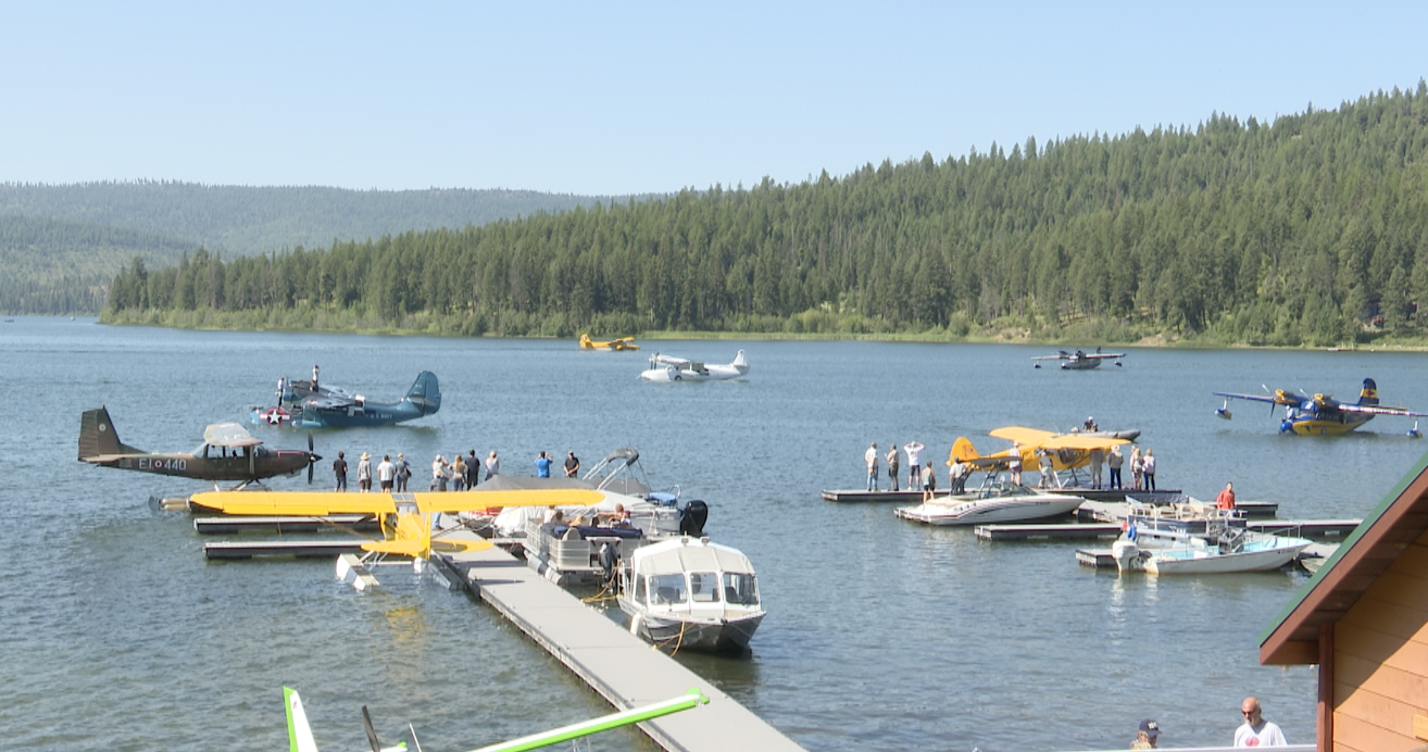 Seaplane invasion draws crowds to Lake Mary Ronan - Vimarsana News